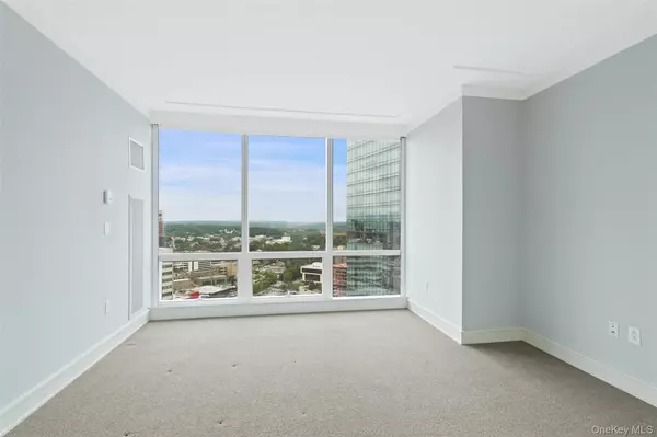 White Plains, NY 10601,1 Renaissance SQ #25F