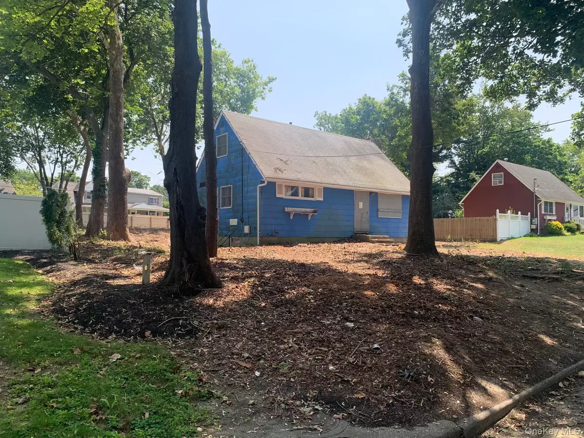 Centereach, NY 11720,20 Lehigh AVE