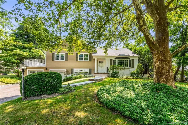 6 Beachway, Port Washington, NY 11050