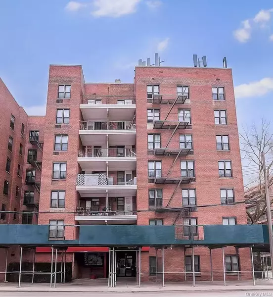 38-25 Parsons BLVD #4I, Flushing, NY 11354