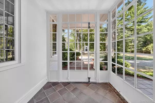 Ossining, NY 10562,433 Arcady RD