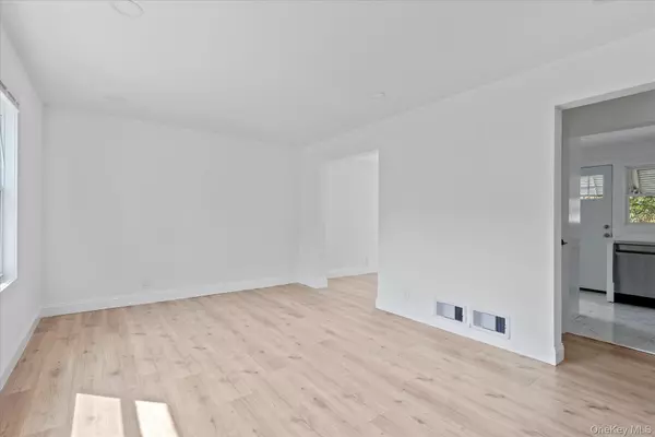 Uniondale, NY 11553,227 Warren ST