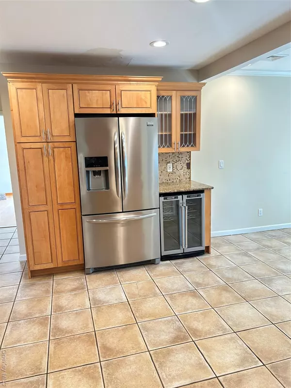 Oceanside, NY 11572,3068 Xavier PL