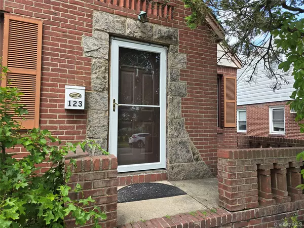 New Hyde Park, NY 11040,123 Nugent ST