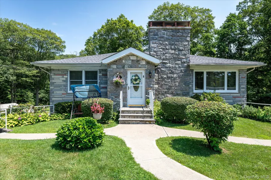 6 Arbutus ST, Putnam Valley, NY 10579