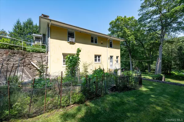 Putnam Valley, NY 10579,6 Arbutus ST