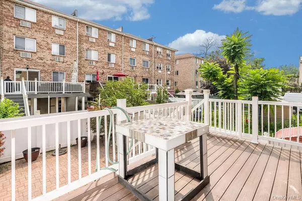 Bronx, NY 10465,268 Emerson AVE #1