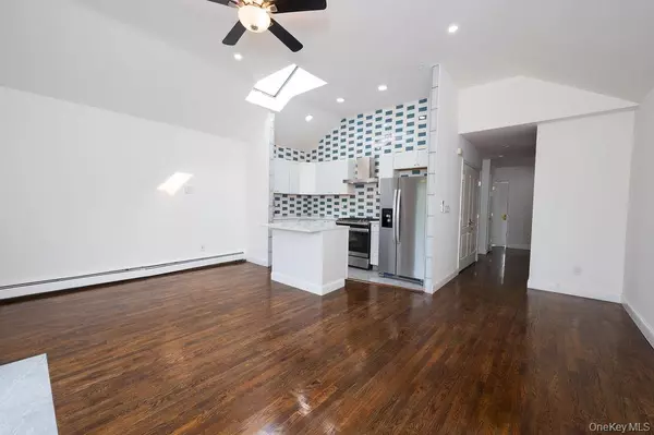 Bronx, NY 10465,268 Emerson AVE #2