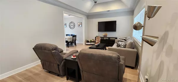 Riverhead, NY 11901,4103 Saint Andrews AVE #4103