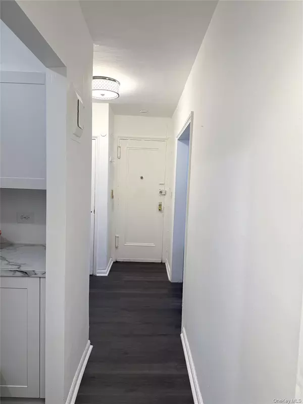 Kew Garden Hills, NY 11367,141-27 78th Road #1D