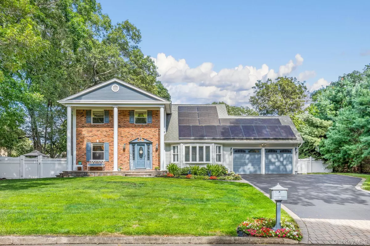 Coram, NY 11727,3 Howard DR