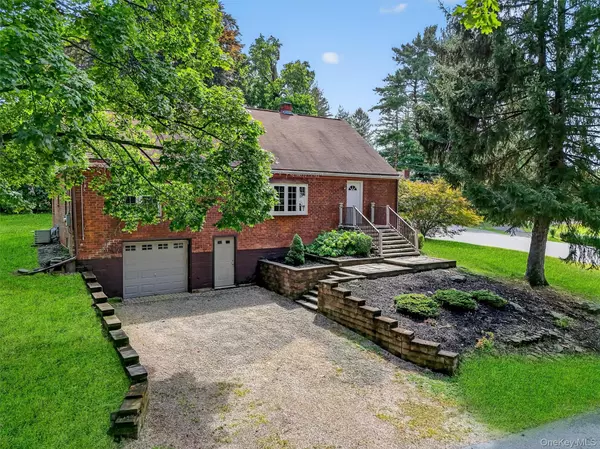 Poughkeepsie, NY 12601,2 Treadwell CIR
