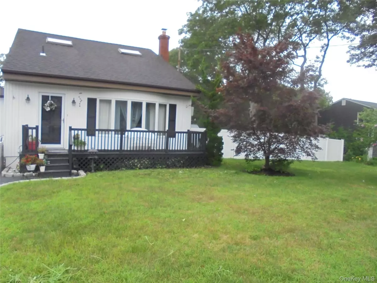 Shirley, NY 11967,313 Decatur AVE