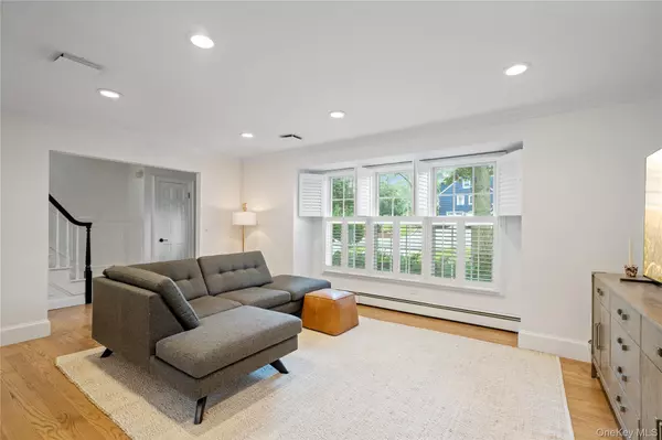 Centerport, NY 11721,111 Van Buren DR