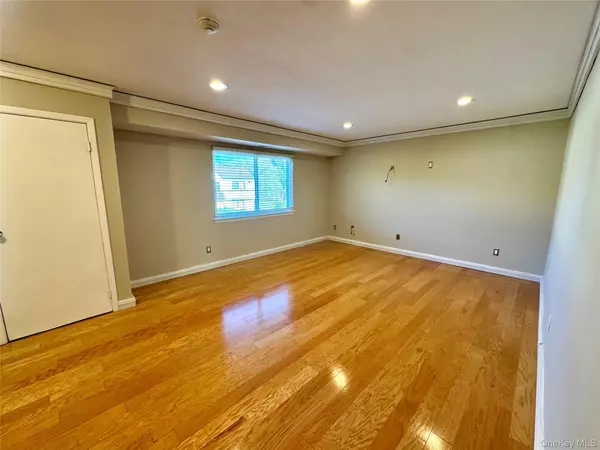 Coram, NY 11727,138 N Pointe Circle #138