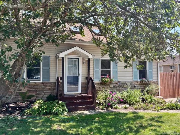 Holbrook, NY 11741,1529 Carl AVE