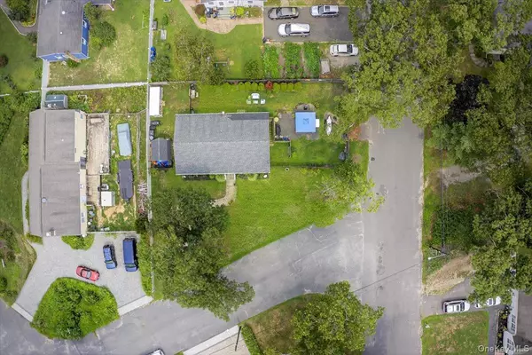 Ridge, NY 11961,73 Montauk TRL