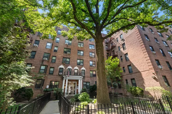 87-10 34th AVE #1F, Jackson Heights, NY 11372