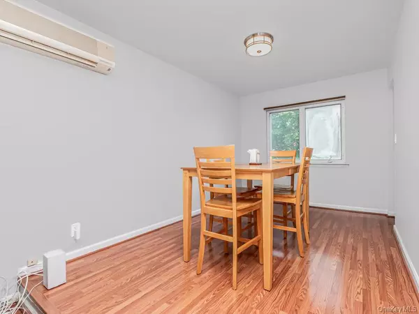 Yonkers, NY 10703,8 Gerri LN