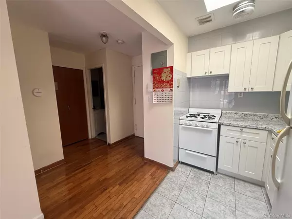 Flushing, NY 11354,140-11 33rd AVE