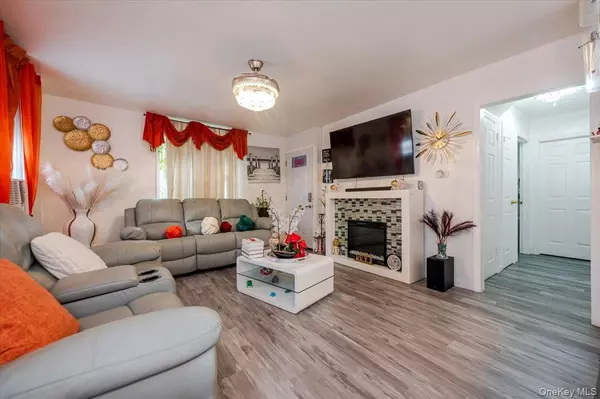 Uniondale, NY 11553,541 Bedford AVE