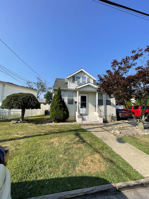155 29th ST, Copiague, NY 11726