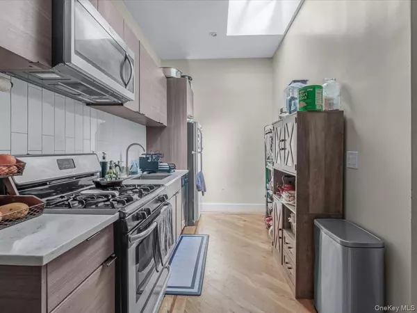 Brooklyn, NY 11207,459 Belmont AVE