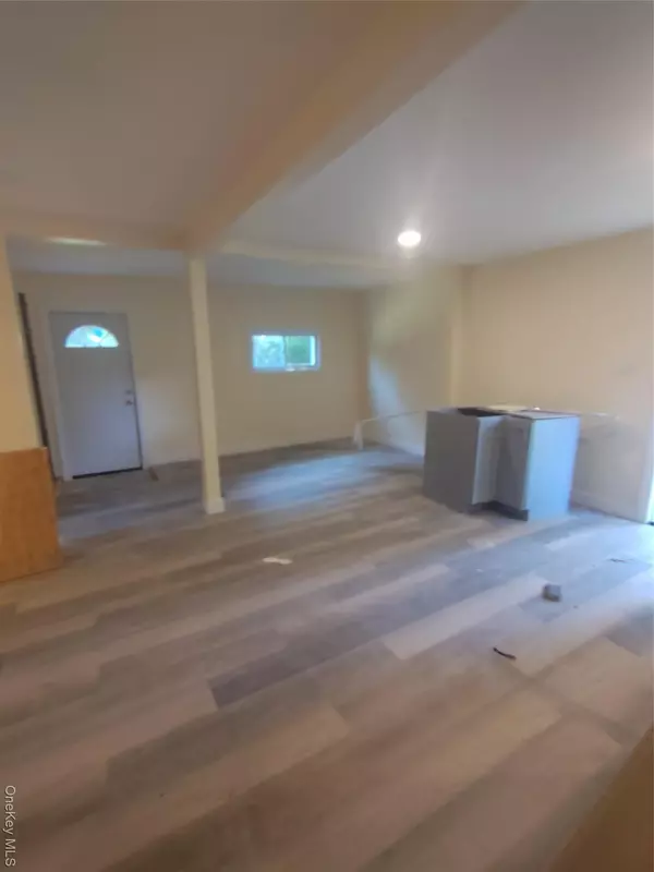 Mastic Beach, NY 11951,121 Woodland DR