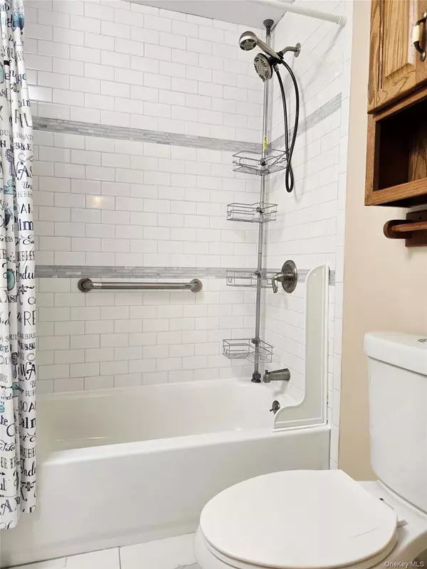 Coram, NY 11727,198 Pointe Circle North #198