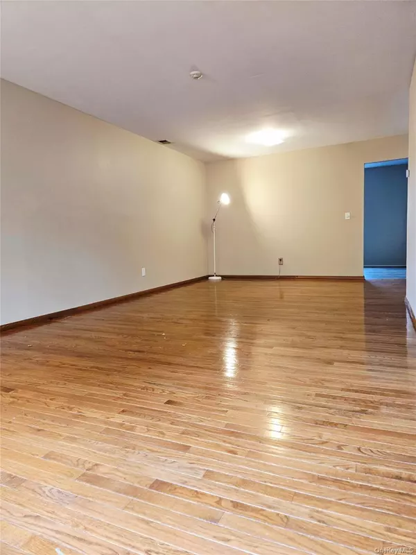 Coram, NY 11727,198 Pointe Circle North #198