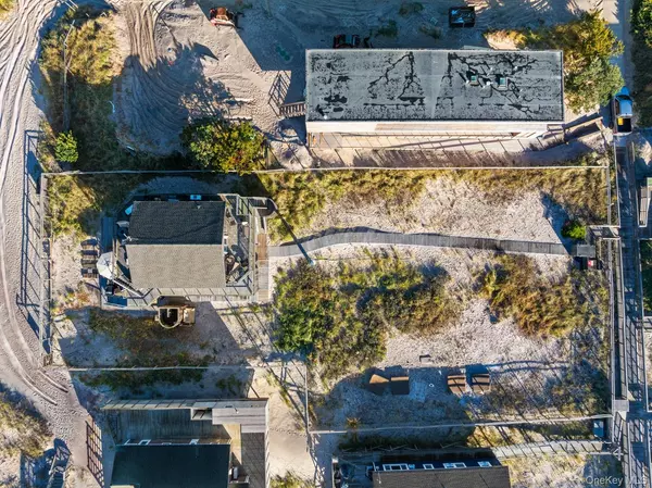 Robbins Rest, NY 11770,30 Compass AVE