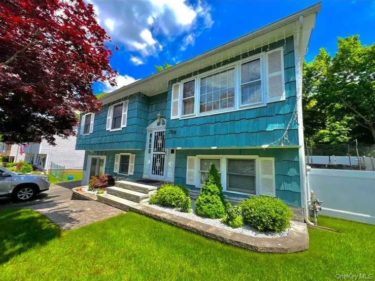 50 Lincoln ST #Top Floor, Sloatsburg, NY 10974