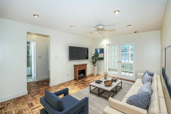 Rego Park, NY 11374,7510 Yellowstone BLVD #2C