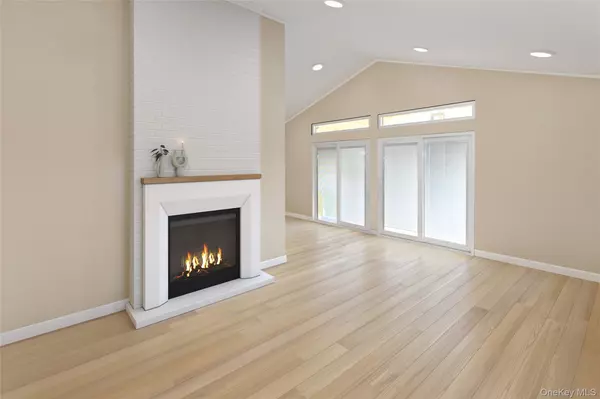 Hampton Bays, NY 11946,105 Old Riverhead RD