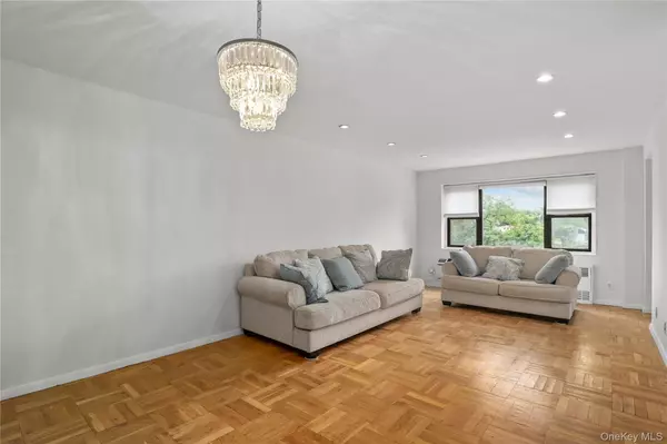 New Rochelle, NY 10805,266 Pelham RD #1B