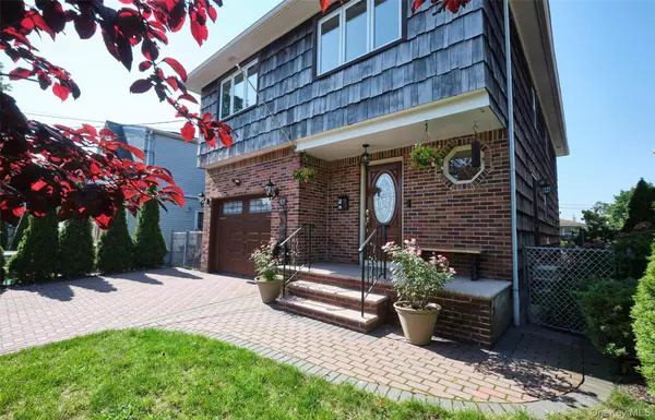 Floral Park, NY 11001,34 Vandewater AVE