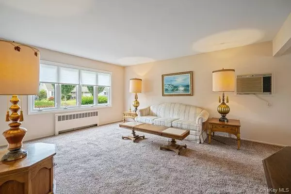 North Babylon, NY 11703,65 Greenwood Drive