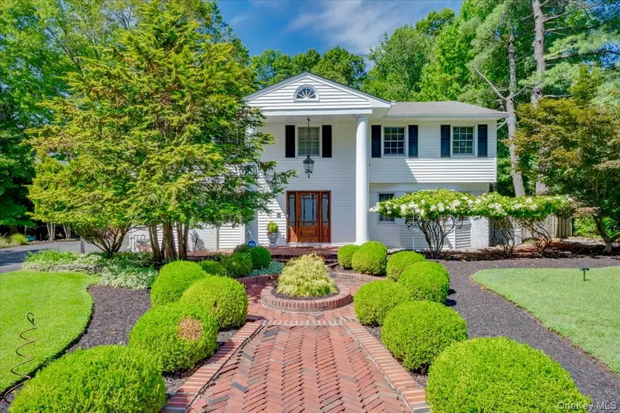 121 Constitution DR, Orangeburg, NY 10962