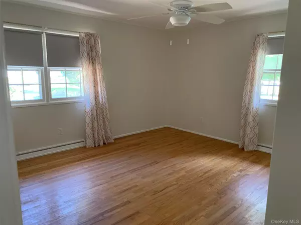 Mattituck, NY 11952,250 Krause RD