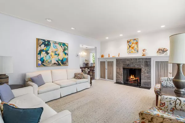 New Hyde Park, NY 11040,19 Dallas AVE