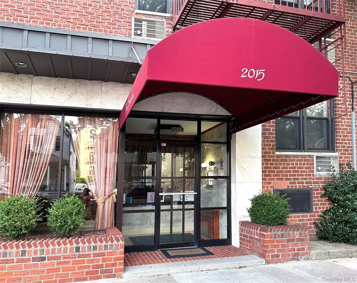 Bronx, NY 10461,2015 Saint Paul AVE #6B