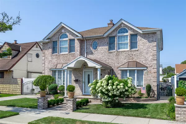 Howard Beach, NY 11414,15824 87th ST