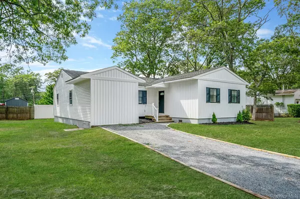 Medford, NY 11763,220 Peekskill AVE