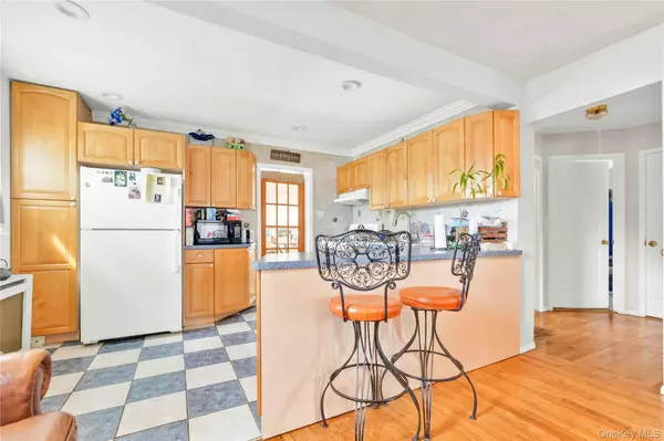 East Meadow, NY 11554,2347 Roosevelt AVE