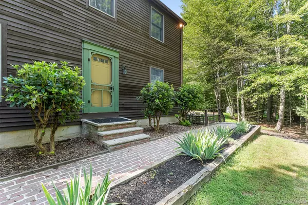 Bloomingburg, NY 12721,213 Ski Run RD