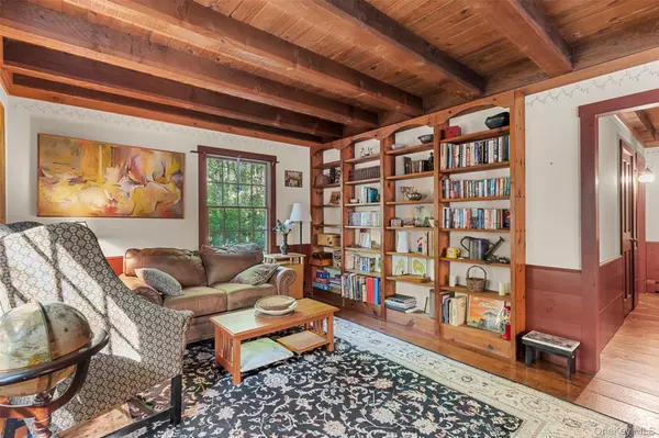 Bloomingburg, NY 12721,213 Ski Run RD