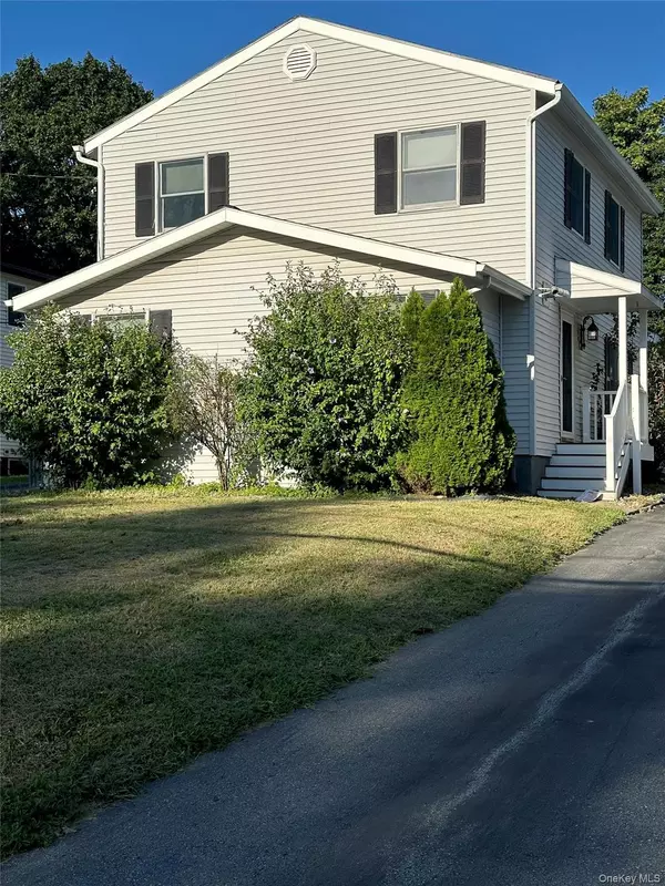 18 Peckham RD, Poughkeepsie, NY 12603