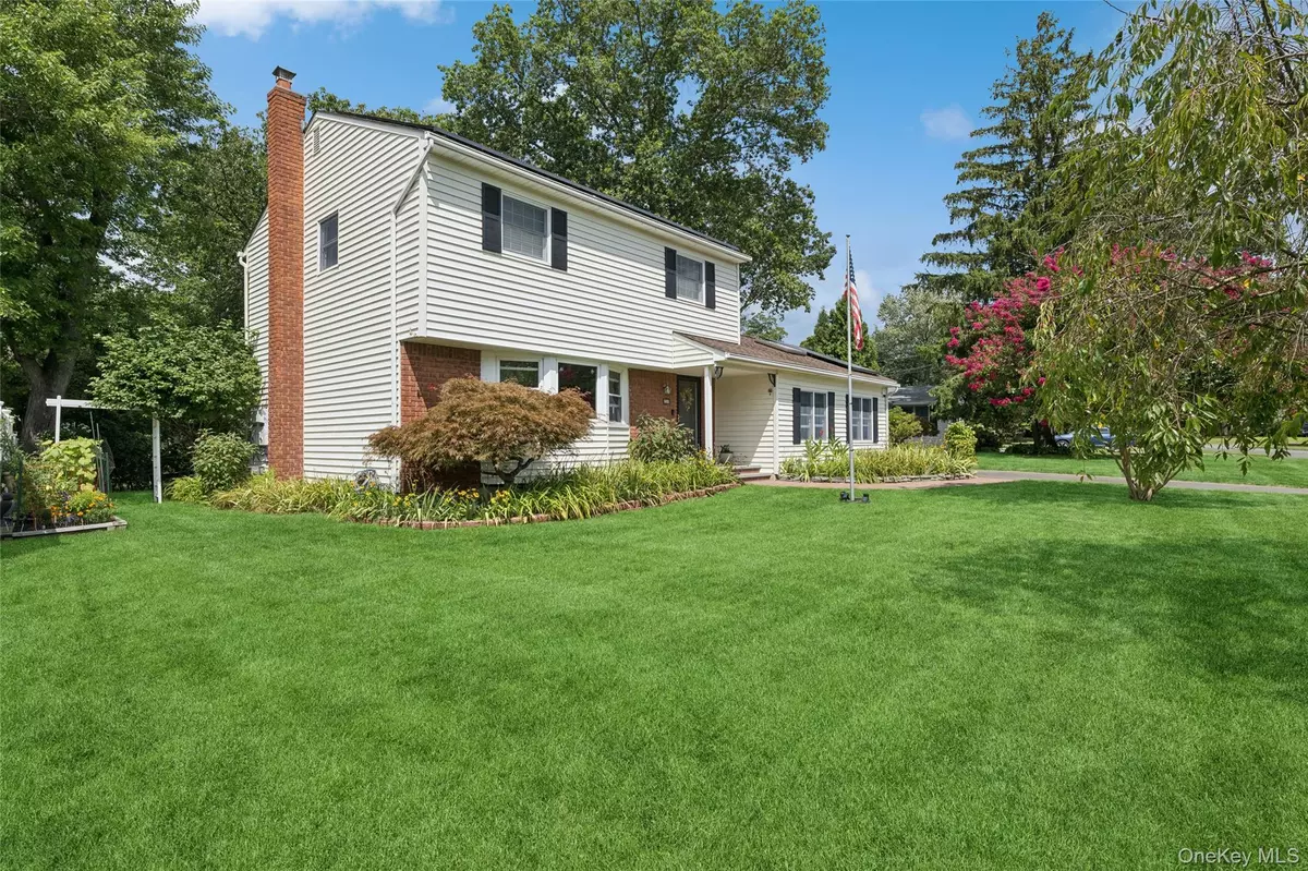 Smithtown, NY 11787,34 MOREWOOD DRIVE