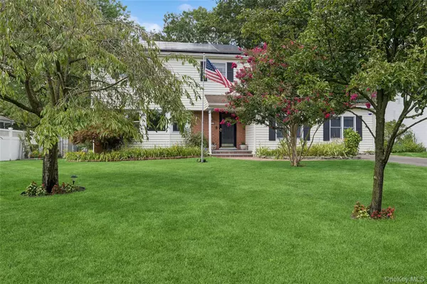 Smithtown, NY 11787,34 MOREWOOD DRIVE