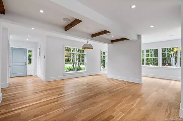 Westhampton, NY 11977,36 Jagger LN